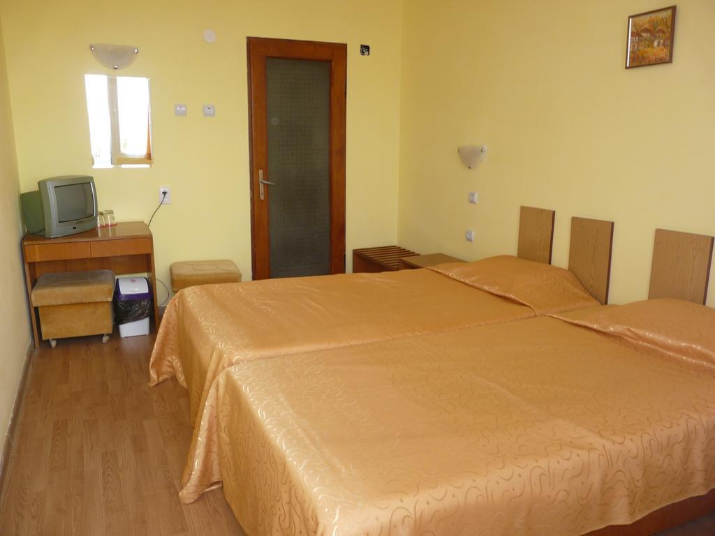 Family Hotel Balčik Pokoj fotografie